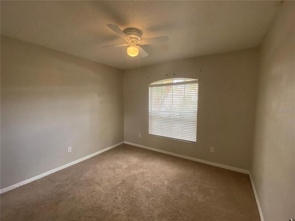 Recently Rented: $1,900 (3 beds, 2 baths, 1200 Square Feet)