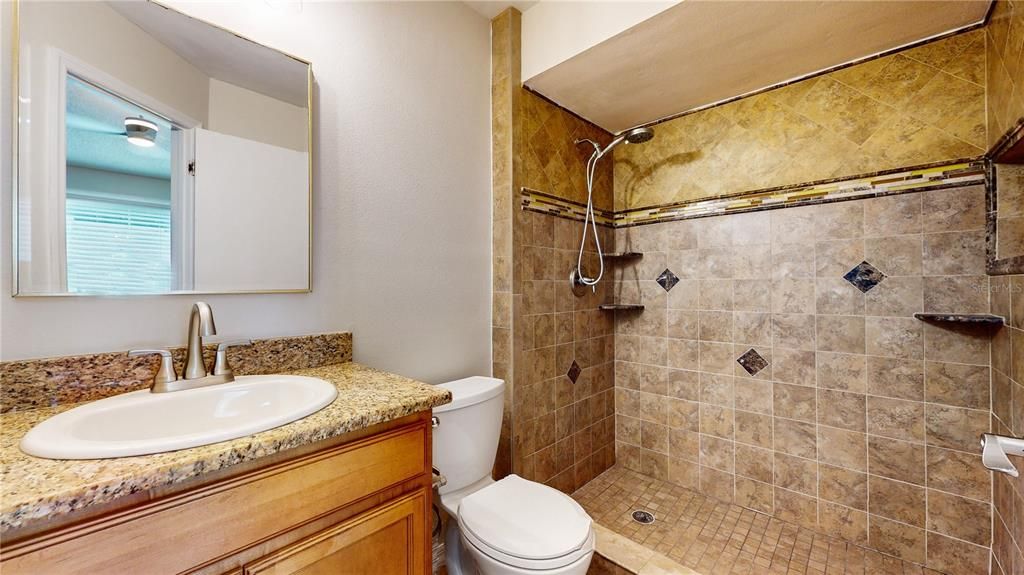 For Sale: $244,900 (2 beds, 2 baths, 1170 Square Feet)