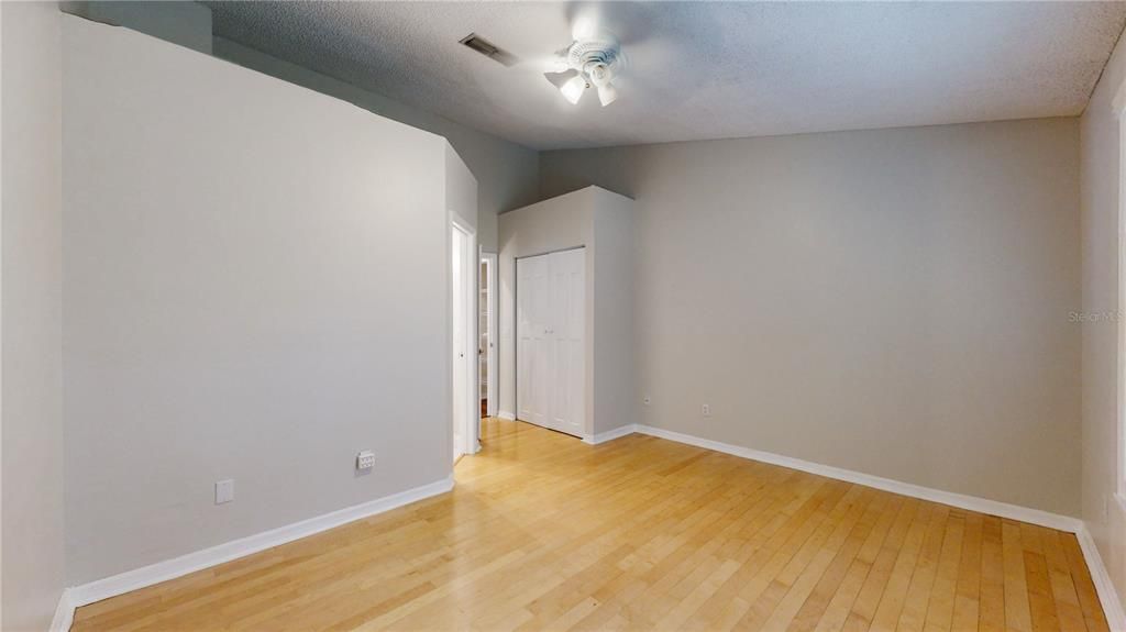For Sale: $244,900 (2 beds, 2 baths, 1170 Square Feet)
