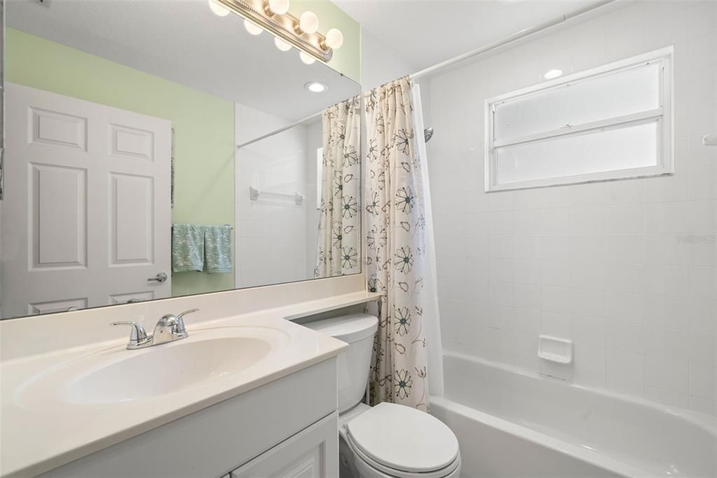 For Sale: $309,000 (2 beds, 2 baths, 1346 Square Feet)