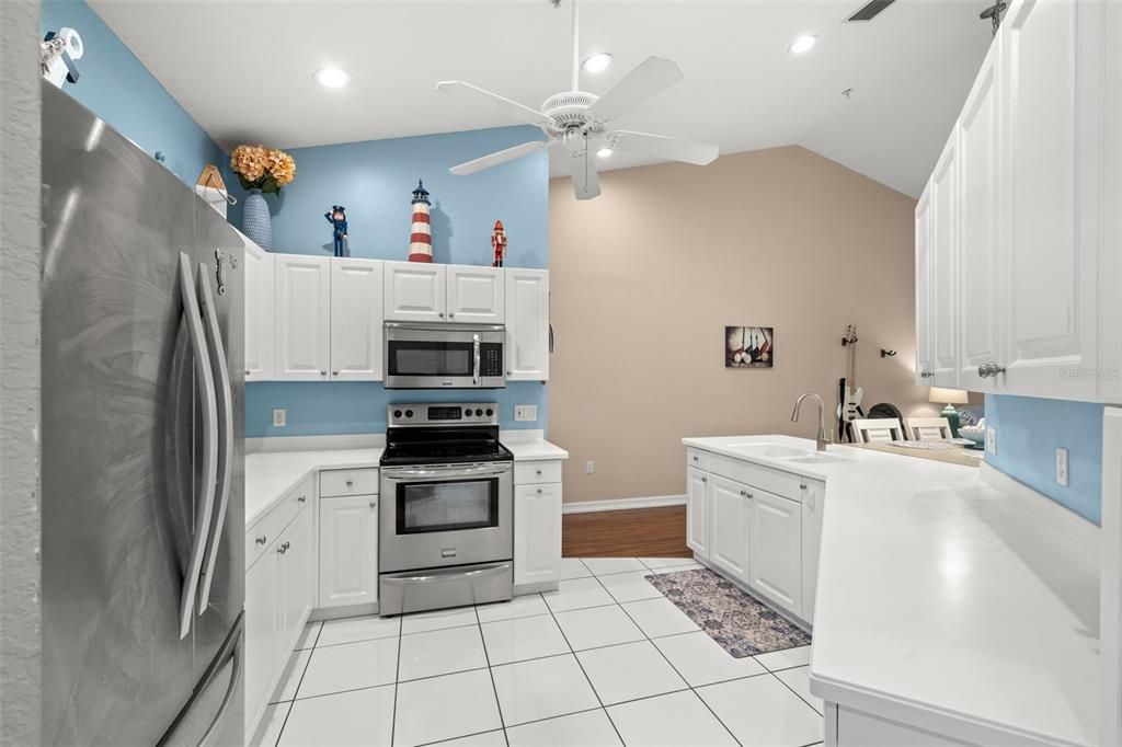 For Sale: $309,000 (2 beds, 2 baths, 1346 Square Feet)