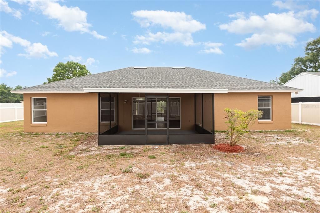 For Sale: $370,000 (4 beds, 2 baths, 1830 Square Feet)