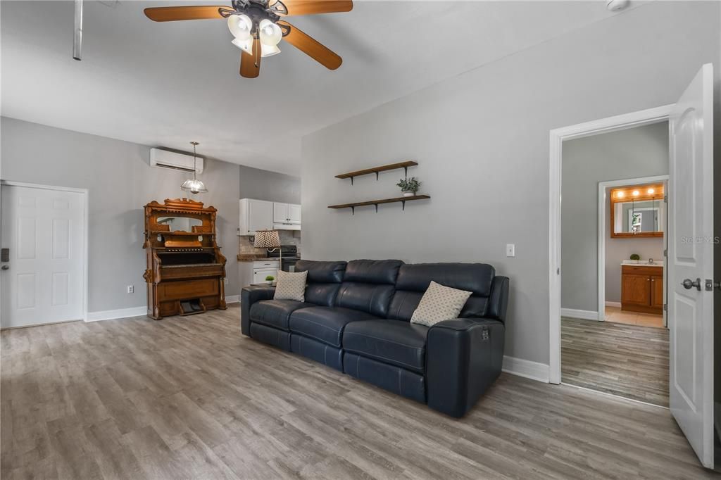 Active With Contract: $449,900 (3 beds, 3 baths, 2826 Square Feet)