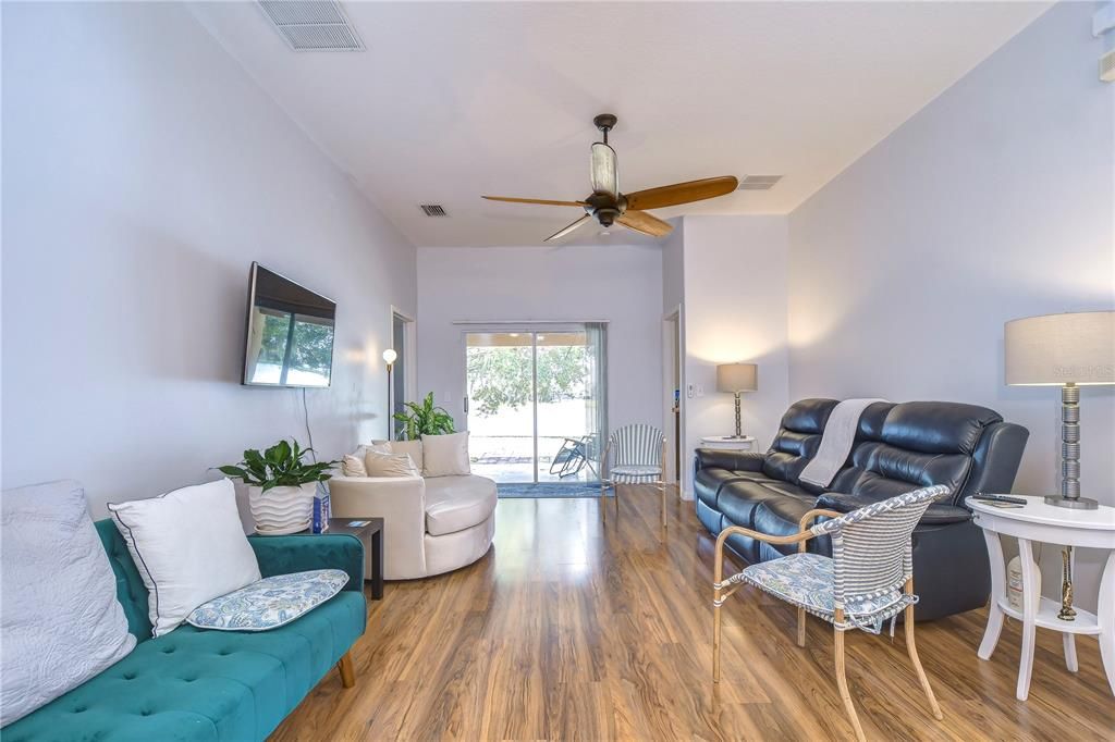 Active With Contract: $2,199 (4 beds, 2 baths, 1467 Square Feet)