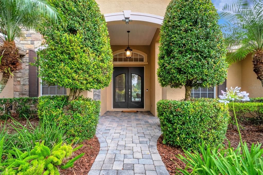 A lushly landscaped oasis in the hear of Christina . . .  one of S. Lakeland's long-time favorite residential communities.