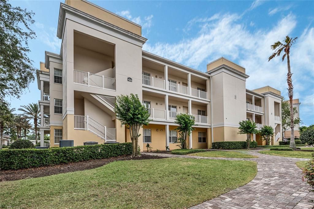 Active With Contract: $2,200 (3 beds, 2 baths, 1354 Square Feet)