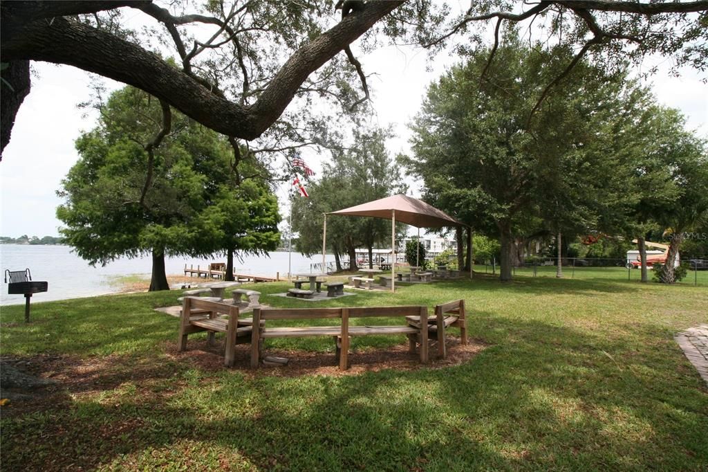 COVERED DINING AND FAMILY FUN ON YOUR PRIVATE COMMUNITY BEACH, WITH GRILLING, THE BEST IN  FAMILY PARTY AREA ON THE CONWAY CHAIN OF LAKES, WITH DOCK TOO!