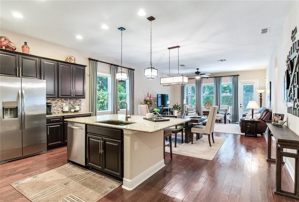 Active With Contract: $549,900 (3 beds, 2 baths, 1792 Square Feet)