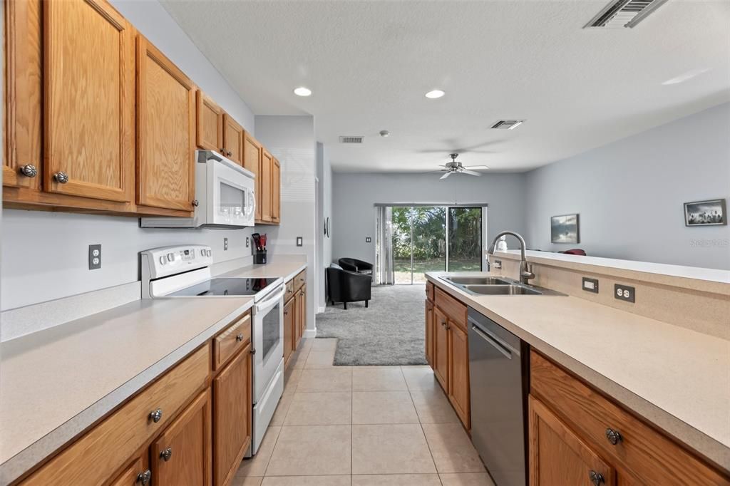 Active With Contract: $299,000 (4 beds, 3 baths, 1834 Square Feet)