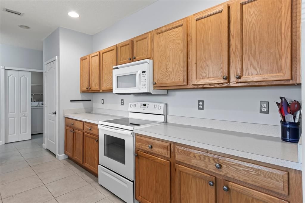 Active With Contract: $299,000 (4 beds, 3 baths, 1834 Square Feet)