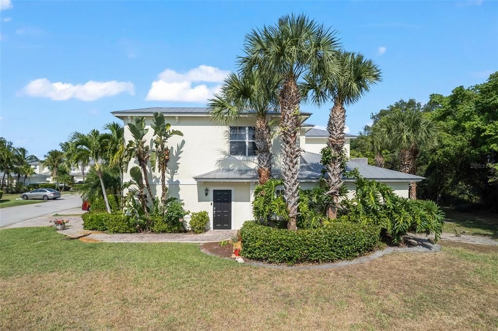 Active With Contract: $299,000 (4 beds, 3 baths, 1834 Square Feet)