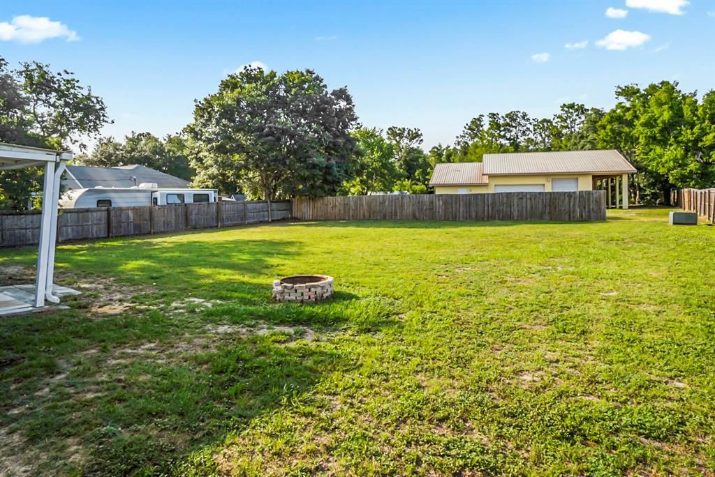 Active With Contract: $369,000 (3 beds, 3 baths, 2088 Square Feet)