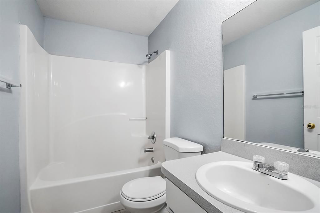 Active With Contract: $369,000 (3 beds, 3 baths, 2088 Square Feet)