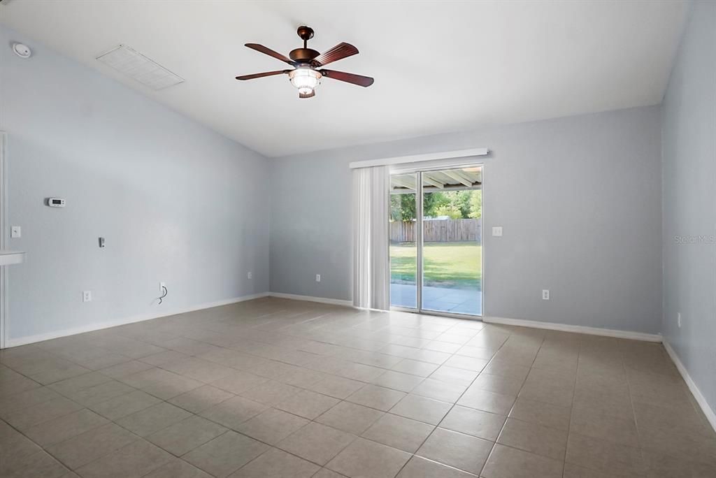 Active With Contract: $369,000 (3 beds, 3 baths, 2088 Square Feet)