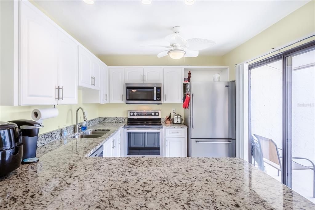 For Sale: $339,000 (2 beds, 2 baths, 1031 Square Feet)