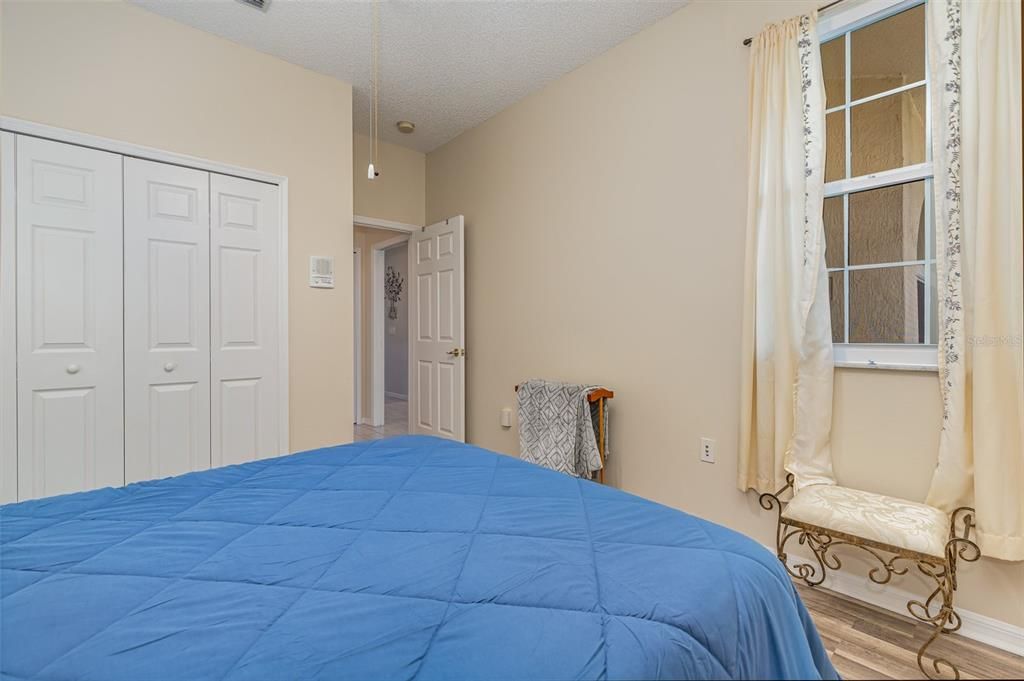 For Sale: $305,000 (2 beds, 2 baths, 1397 Square Feet)