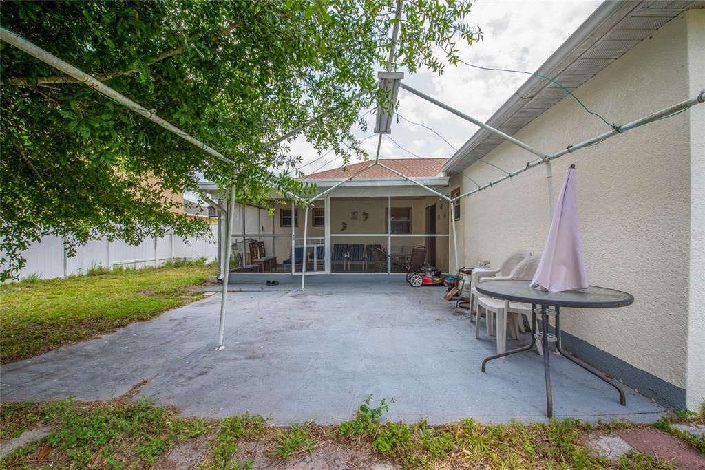 For Sale: $340,000 (4 beds, 2 baths, 2134 Square Feet)