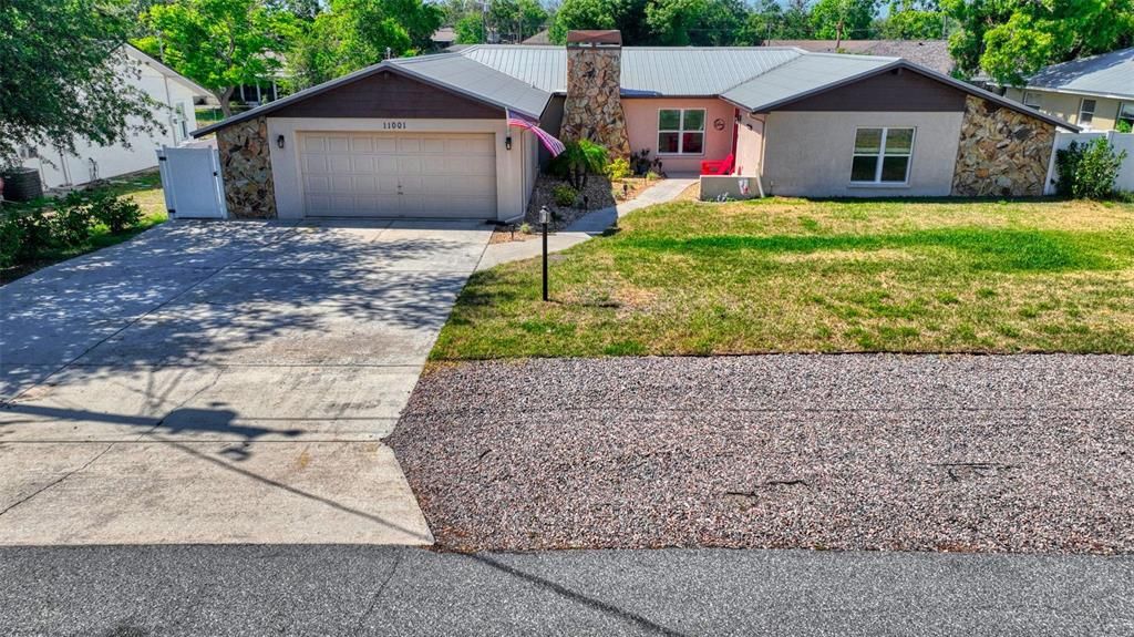 Active With Contract: $410,000 (4 beds, 2 baths, 2213 Square Feet)