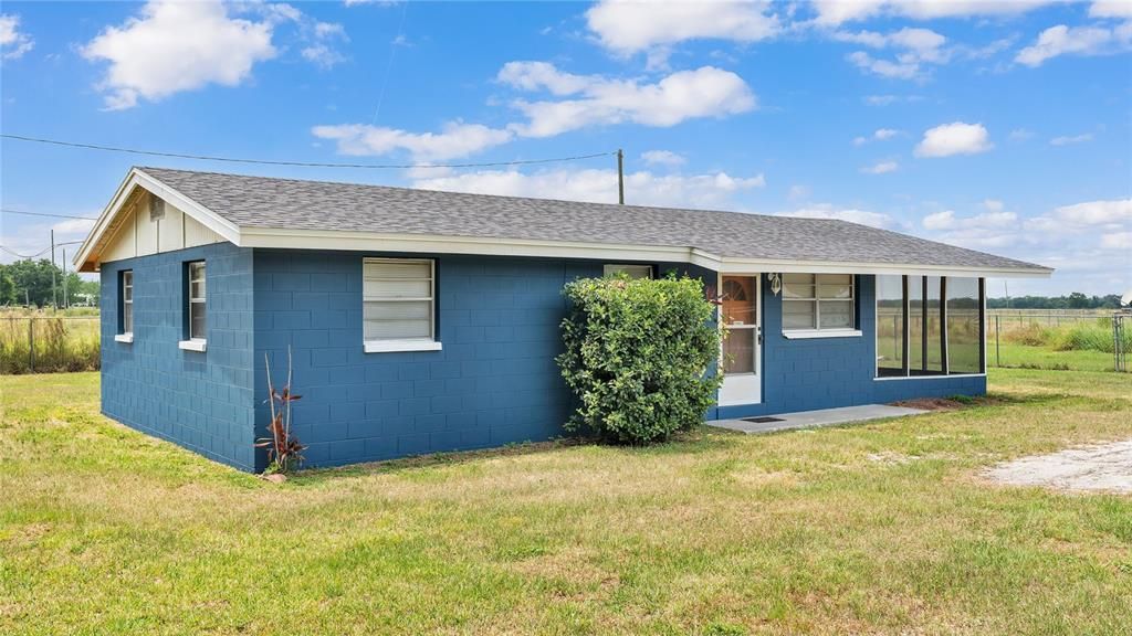 Recently Sold: $184,900 (2 beds, 1 baths, 816 Square Feet)