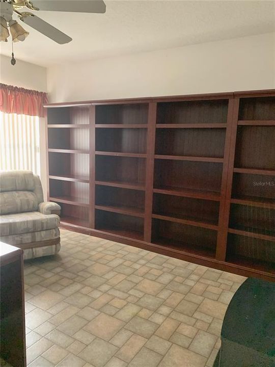 En Venta: $899,000 (4 camas, 2 baños, 1837 Pies cuadrados)