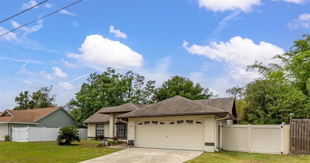 Active With Contract: $330,000 (3 beds, 2 baths, 1963 Square Feet)