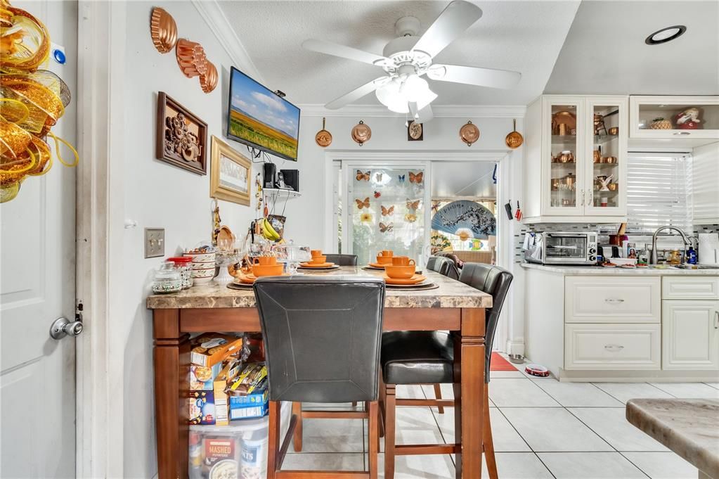 Recently Sold: $325,000 (2 beds, 2 baths, 1000 Square Feet)