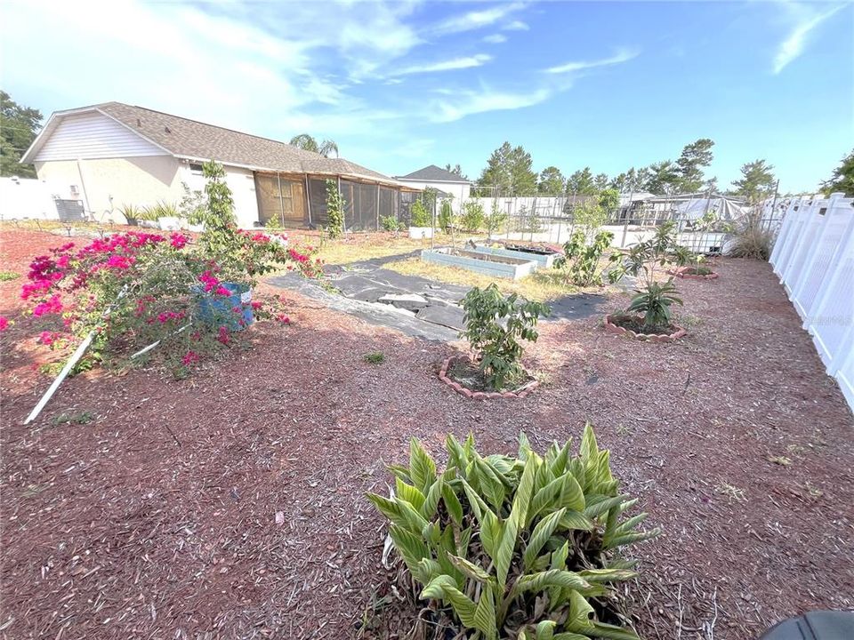 For Sale: $304,900 (3 beds, 2 baths, 1250 Square Feet)