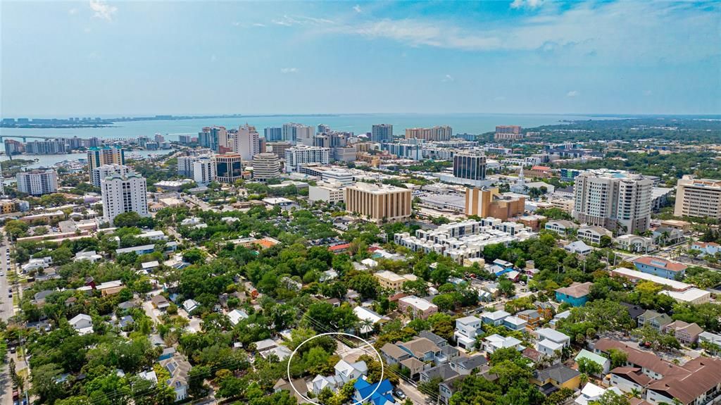 Active With Contract: $2,599,000 (4 beds, 4 baths, 2683 Square Feet)