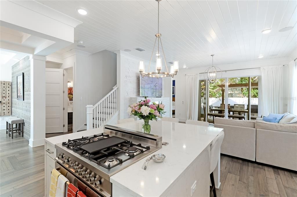 Active With Contract: $2,599,000 (4 beds, 4 baths, 2683 Square Feet)