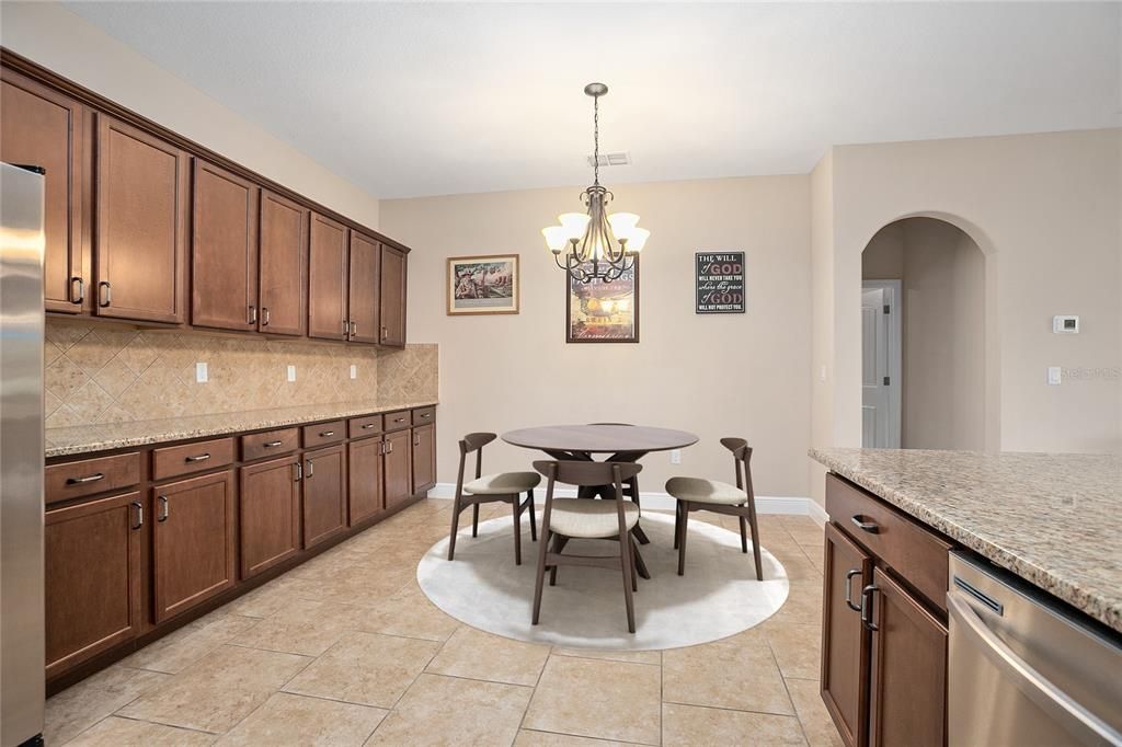 For Sale: $539,000 (5 beds, 3 baths, 3051 Square Feet)
