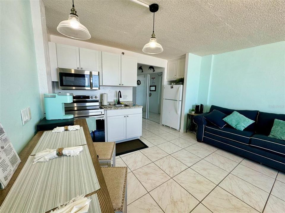 For Sale: $259,900 (1 beds, 1 baths, 515 Square Feet)
