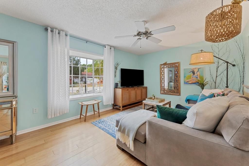 Active With Contract: $595,000 (4 beds, 3 baths, 1612 Square Feet)