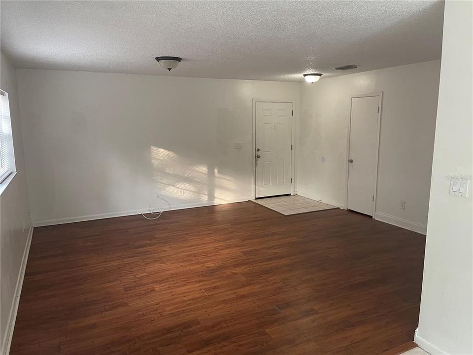 For Sale: $375,000 (3 beds, 1 baths, 1020 Square Feet)