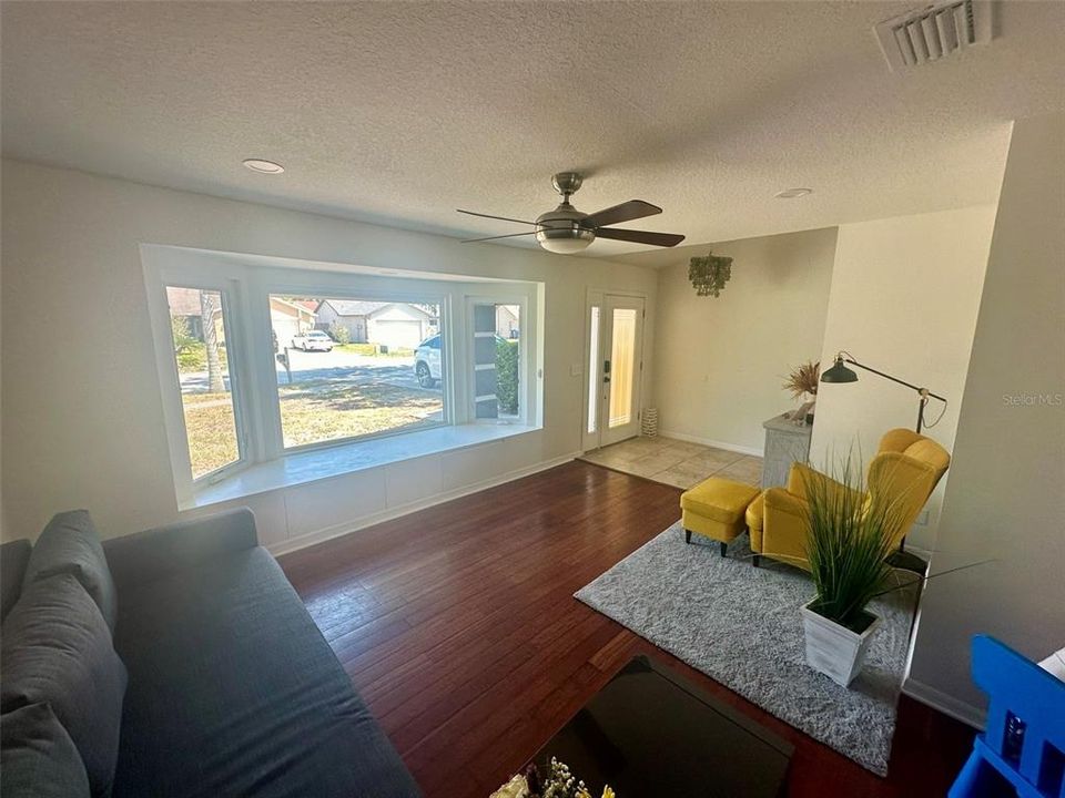 Active With Contract: $3,250 (4 beds, 2 baths, 1867 Square Feet)