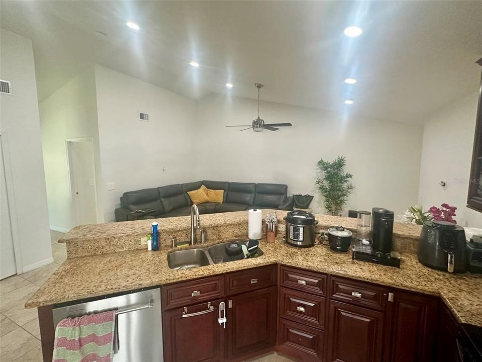 Active With Contract: $3,250 (4 beds, 2 baths, 1867 Square Feet)
