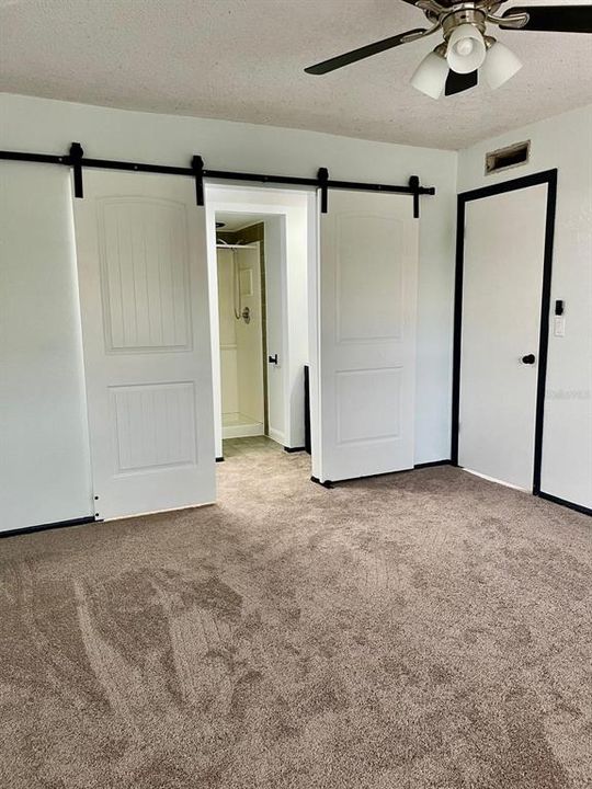 Active With Contract: $179,900 (2 beds, 2 baths, 1040 Square Feet)