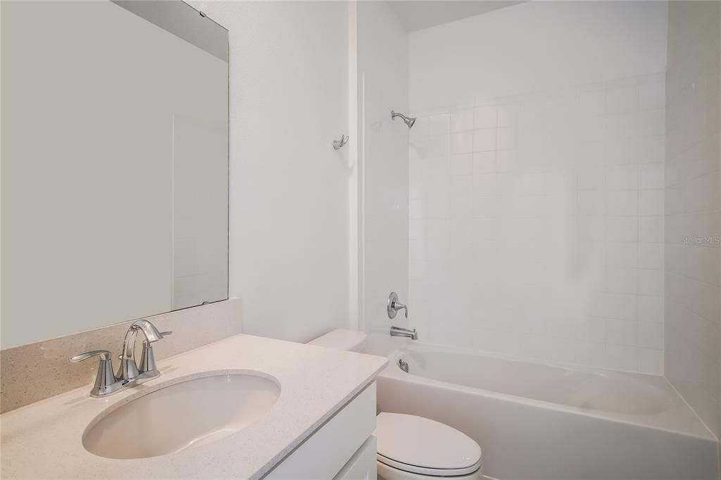 For Rent: $2,345 (3 beds, 2 baths, 2207 Square Feet)