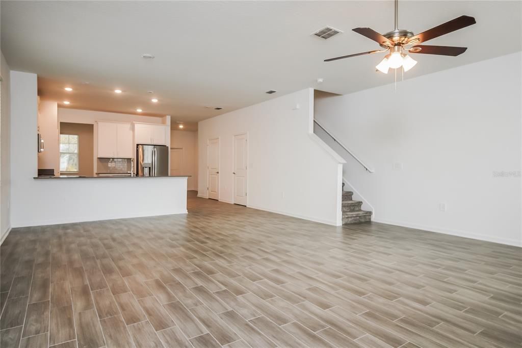 For Rent: $2,345 (3 beds, 2 baths, 2207 Square Feet)