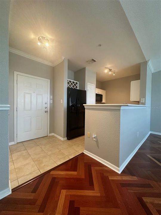 For Sale: $294,999 (1 beds, 1 baths, 780 Square Feet)