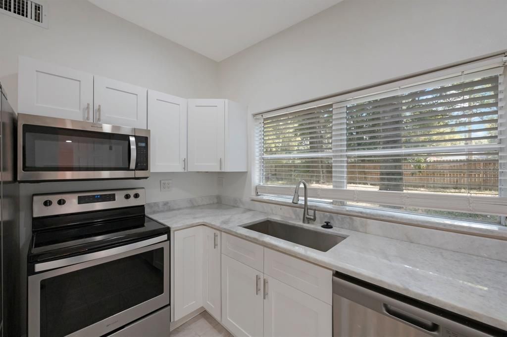 For Sale: $277,000 (3 beds, 1 baths, 1142 Square Feet)