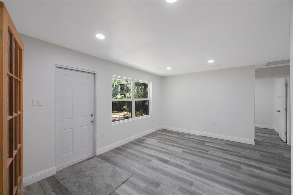 For Sale: $277,000 (3 beds, 1 baths, 1142 Square Feet)