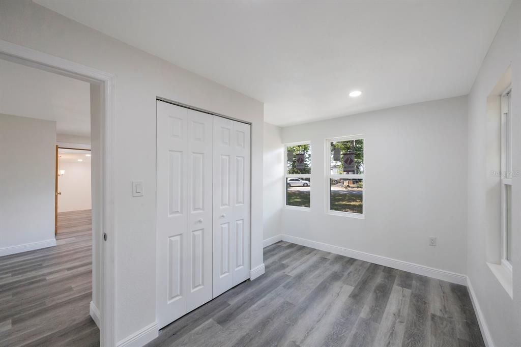 For Sale: $277,000 (3 beds, 1 baths, 1142 Square Feet)