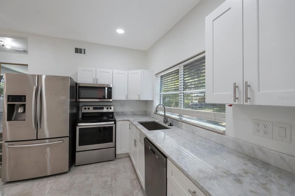 For Sale: $277,000 (3 beds, 1 baths, 1142 Square Feet)