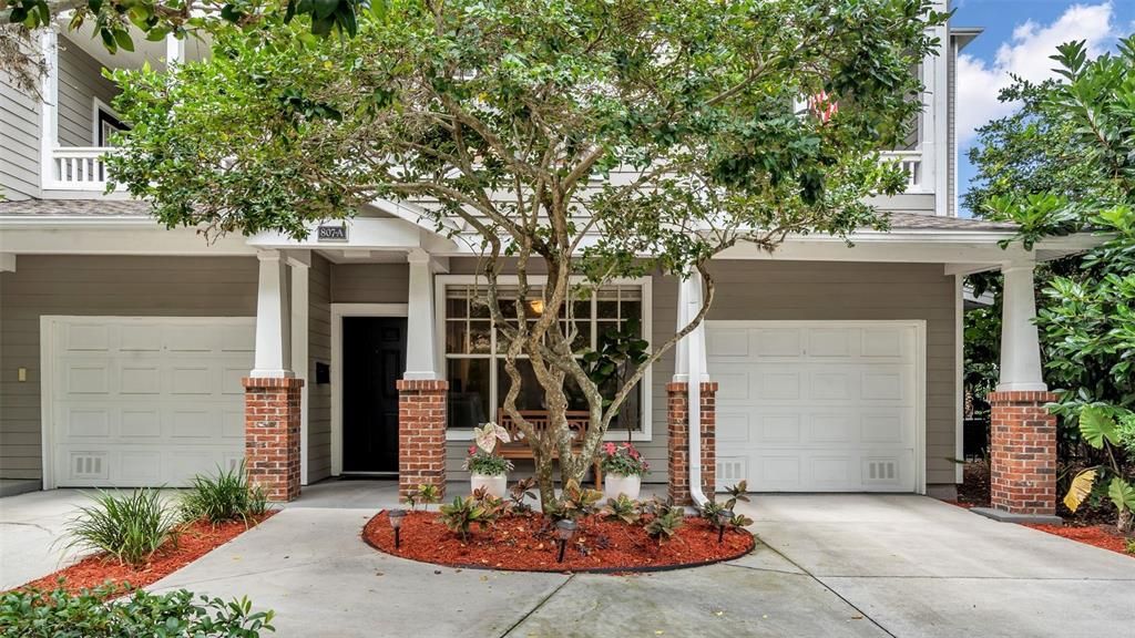 Active With Contract: $865,000 (3 beds, 3 baths, 1860 Square Feet)