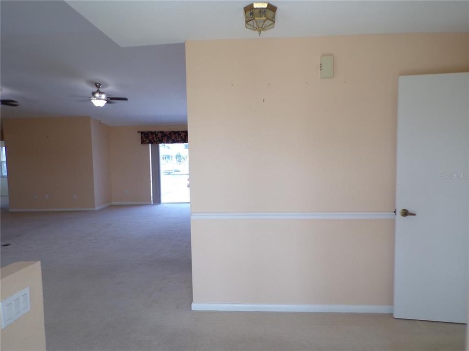 For Rent: $2,600 (3 beds, 2 baths, 1932 Square Feet)