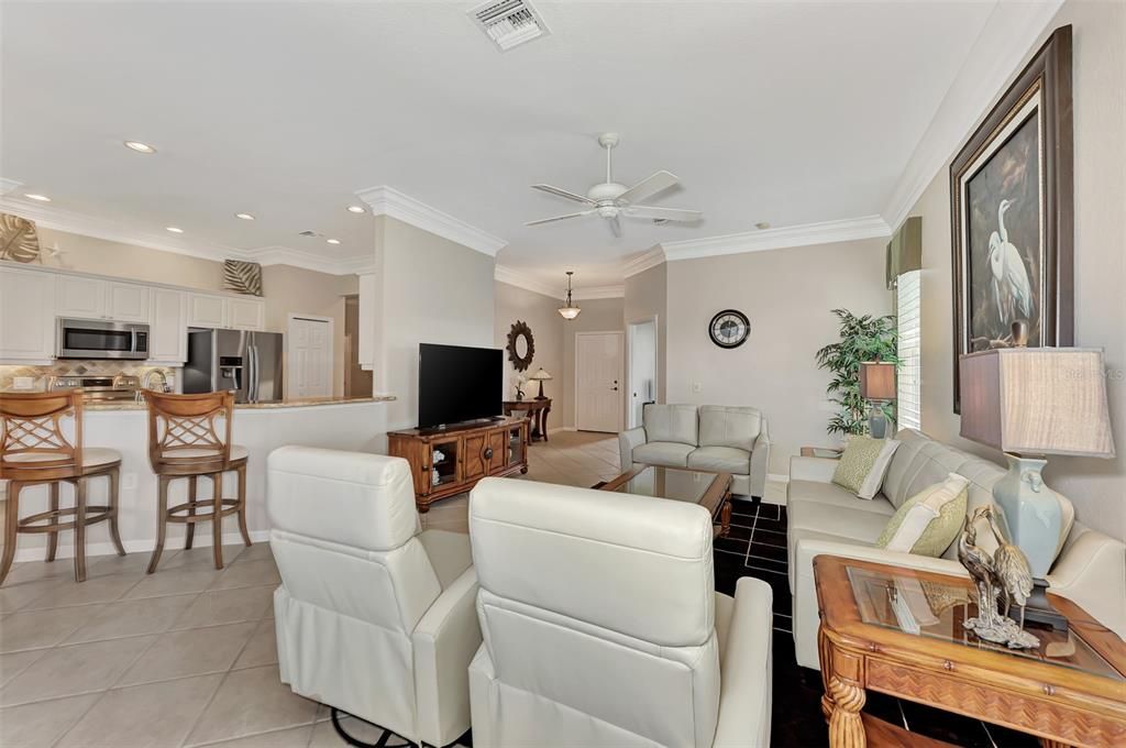 For Sale: $389,000 (3 beds, 2 baths, 1555 Square Feet)
