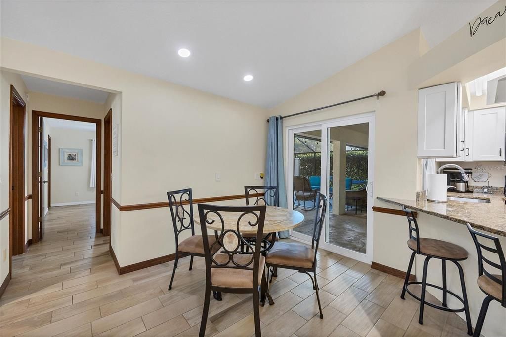 Recently Sold: $550,000 (3 beds, 2 baths, 1649 Square Feet)