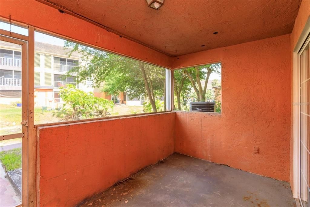 For Sale: $165,000 (2 beds, 2 baths, 1165 Square Feet)