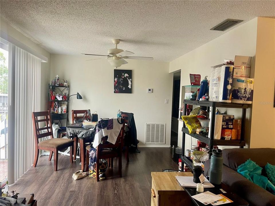 For Sale: $135,000 (2 beds, 2 baths, 960 Square Feet)