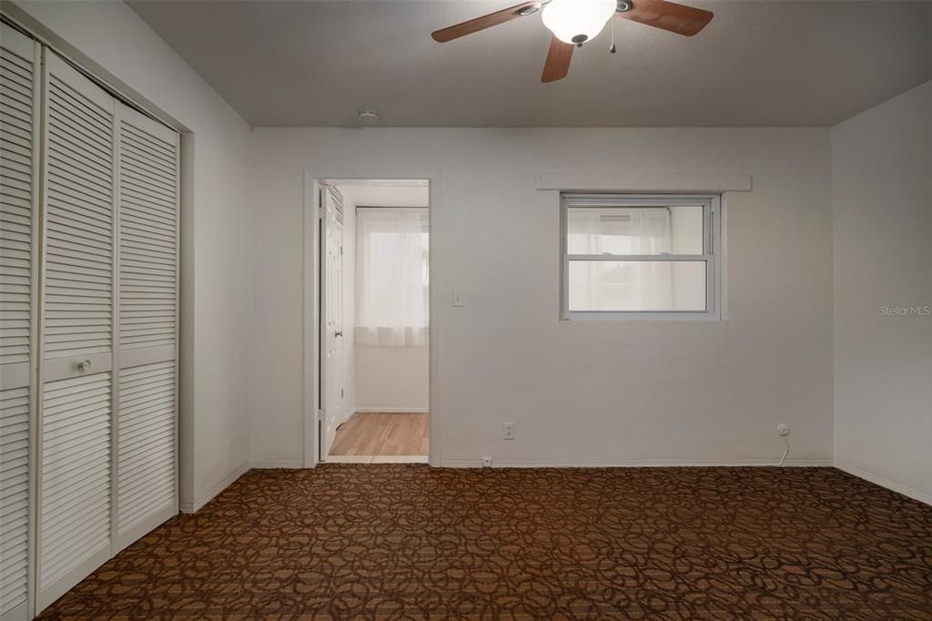 For Sale: $134,000 (1 beds, 1 baths, 605 Square Feet)